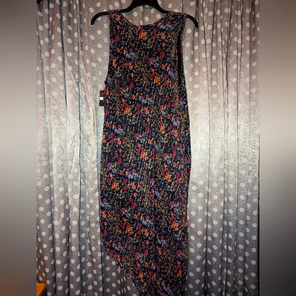Sleeveless Hi-Lo Maxi - Picture 2 of 14